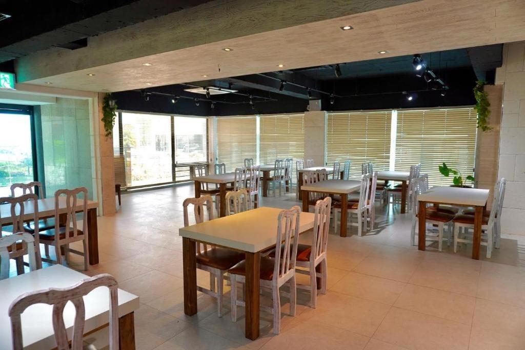 Emerald Hotel 済州市 エクステリア 写真
