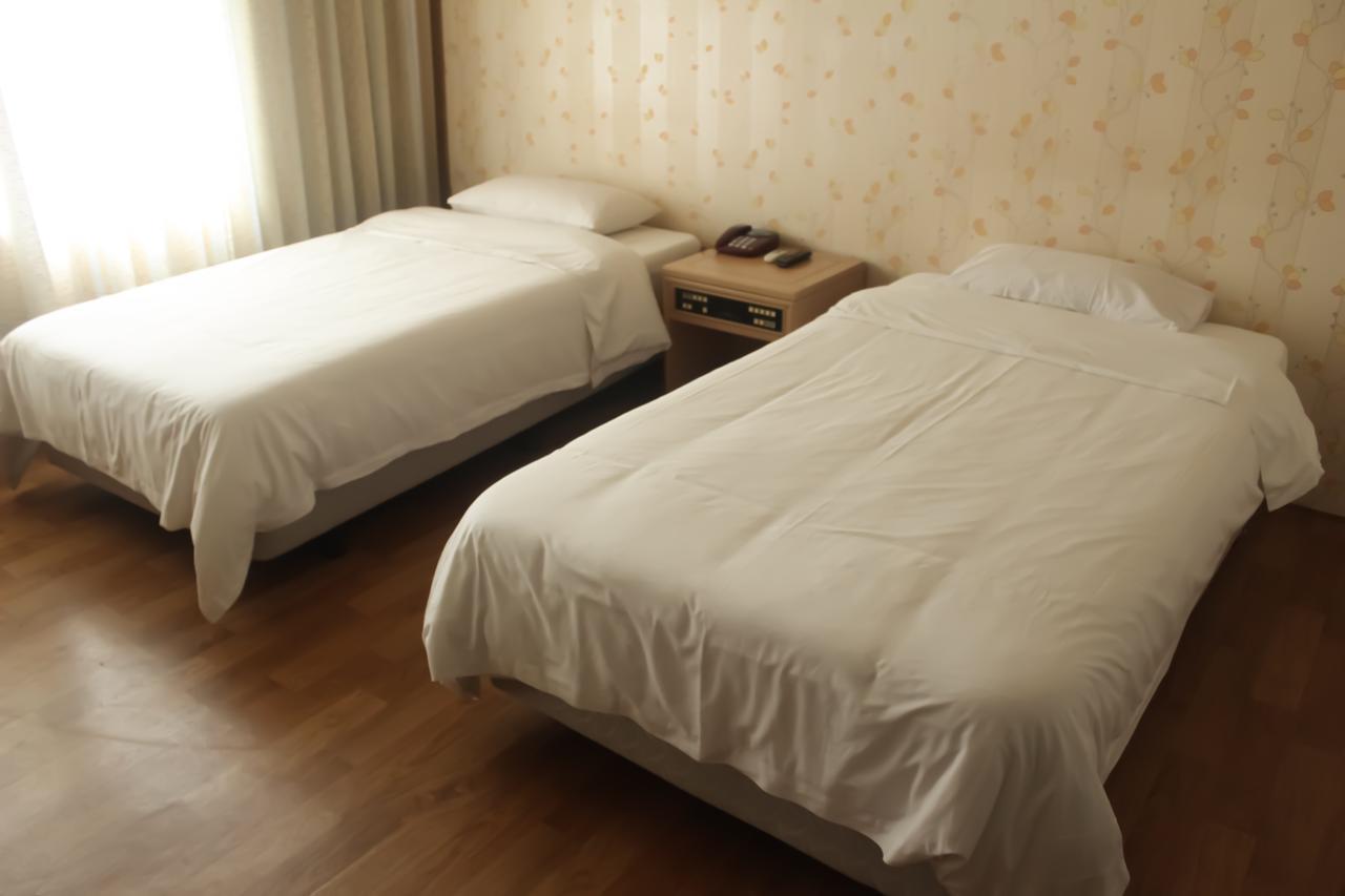Emerald Hotel 済州市 エクステリア 写真