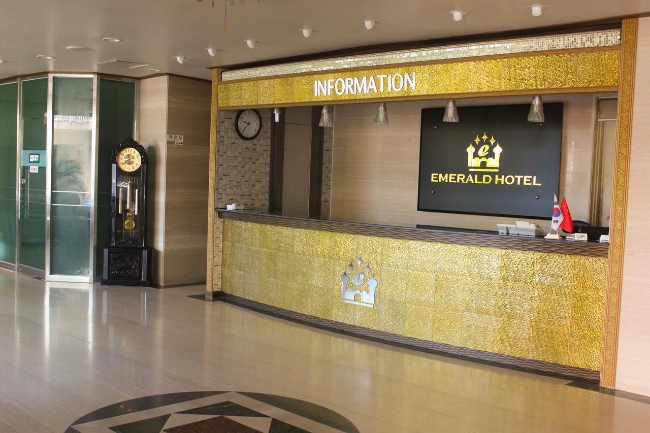 Emerald Hotel 済州市 エクステリア 写真