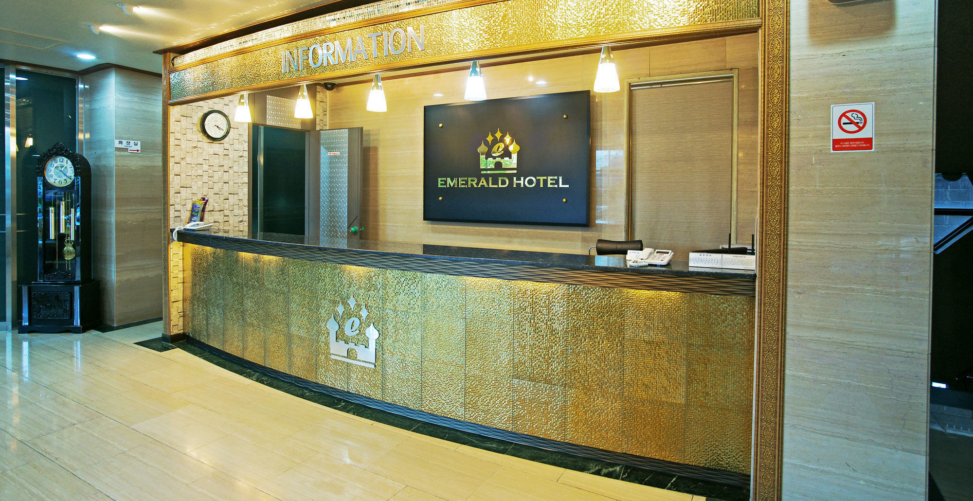 Emerald Hotel 済州市 エクステリア 写真