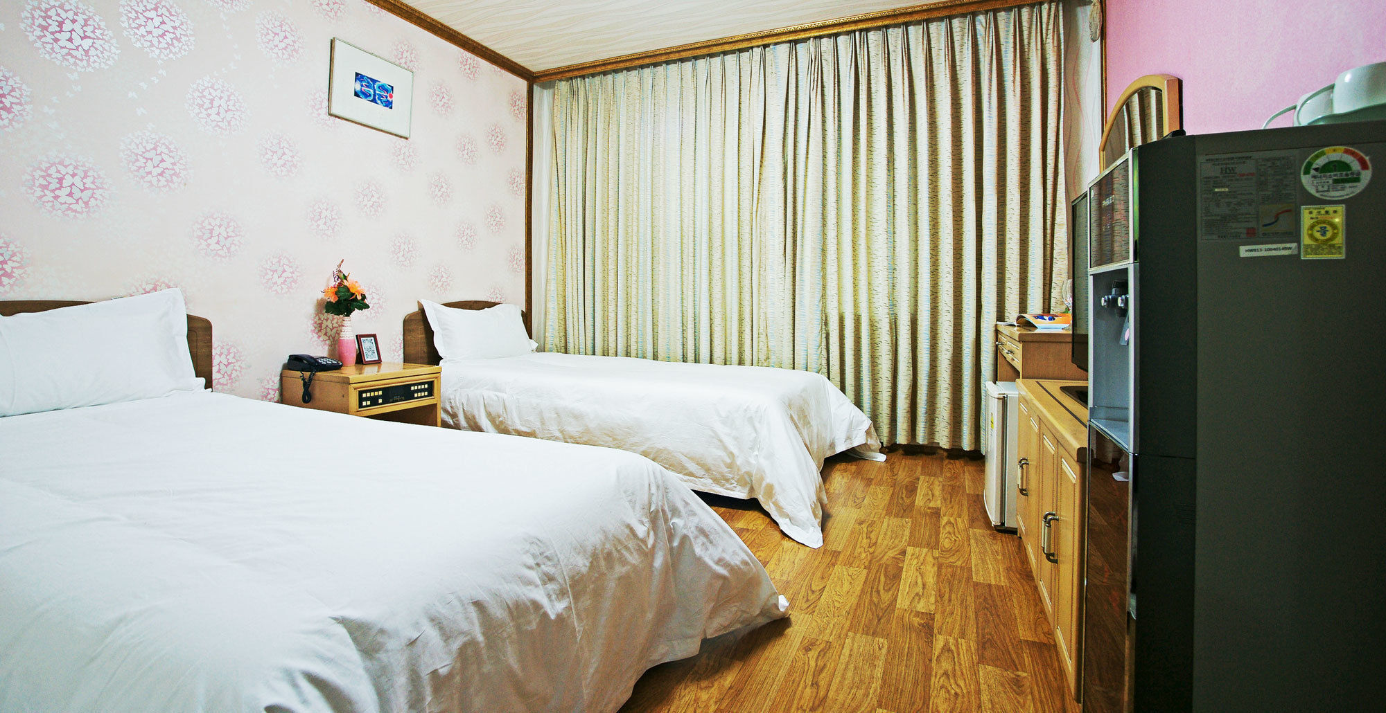 Emerald Hotel 済州市 エクステリア 写真