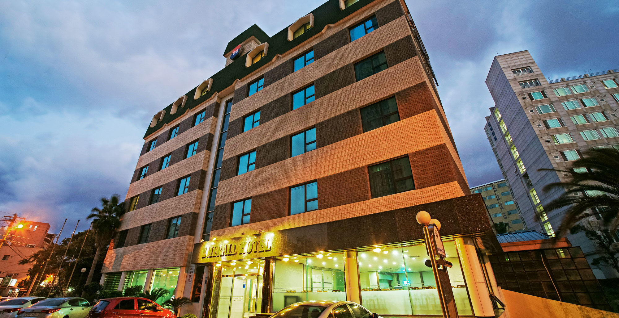 Emerald Hotel 済州市 エクステリア 写真
