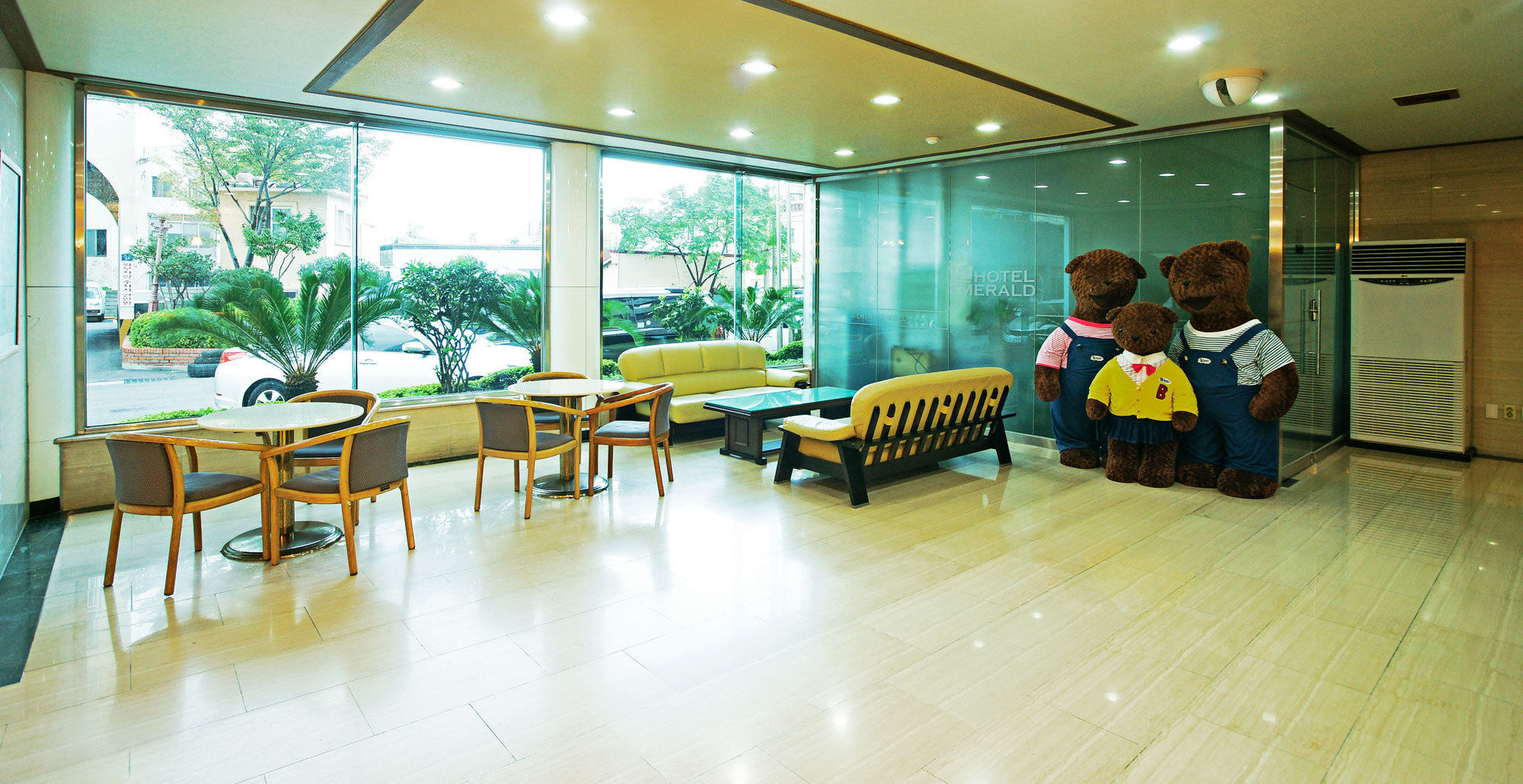 Emerald Hotel 済州市 エクステリア 写真